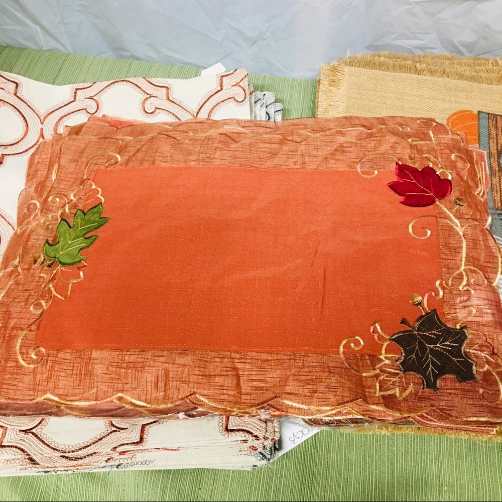 (8) Thanksgiving placemats 2 sets of 4 placemats